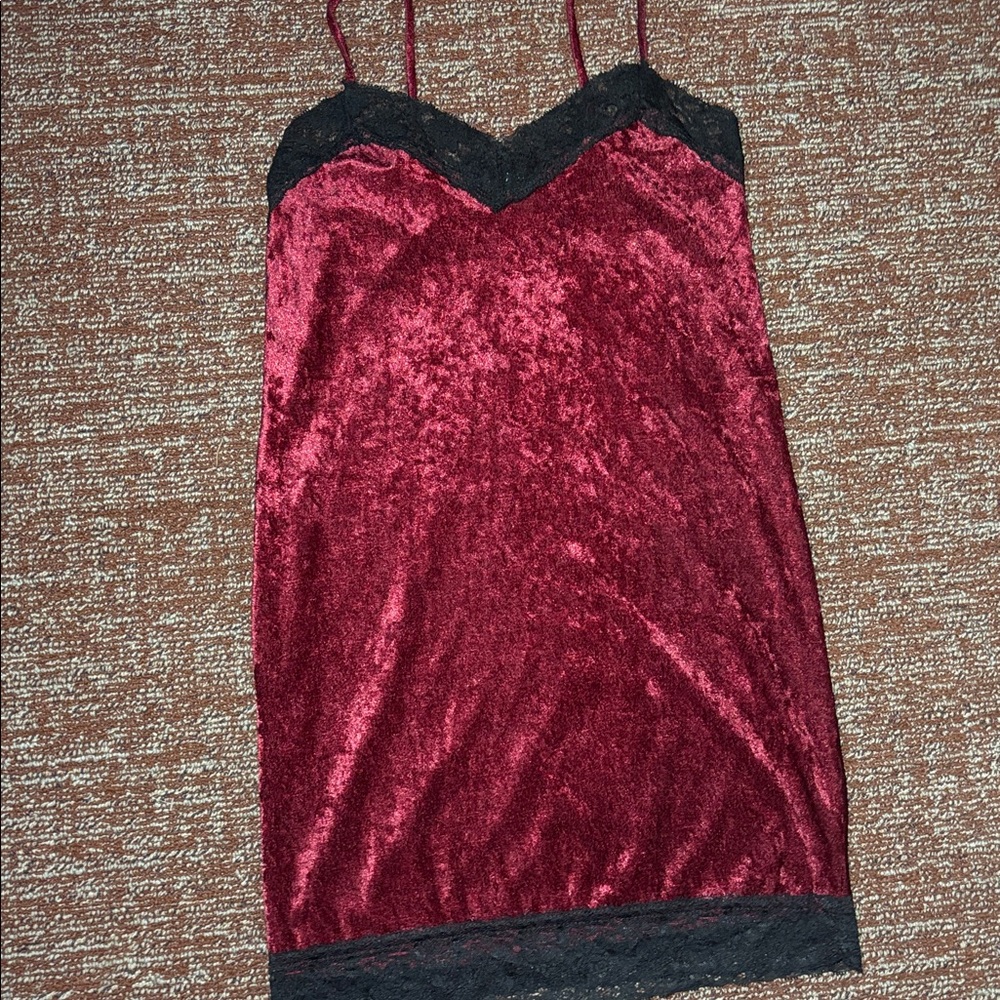 Poof! Vintage Cami Burgundy velvet long lace cami women’s small whimsy goth tank